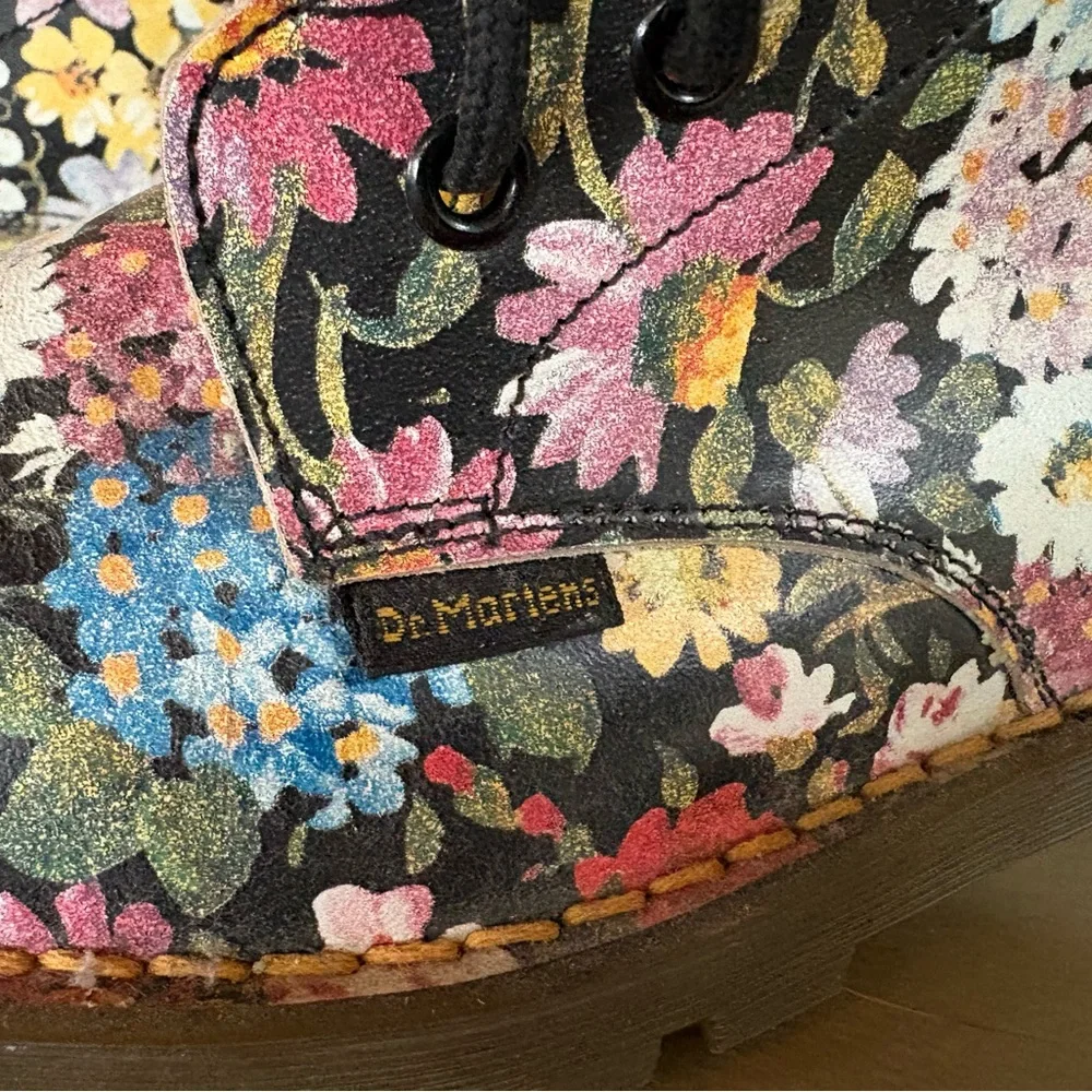 Vintage Floral Lace-Up Boots - Picture 2 of 8